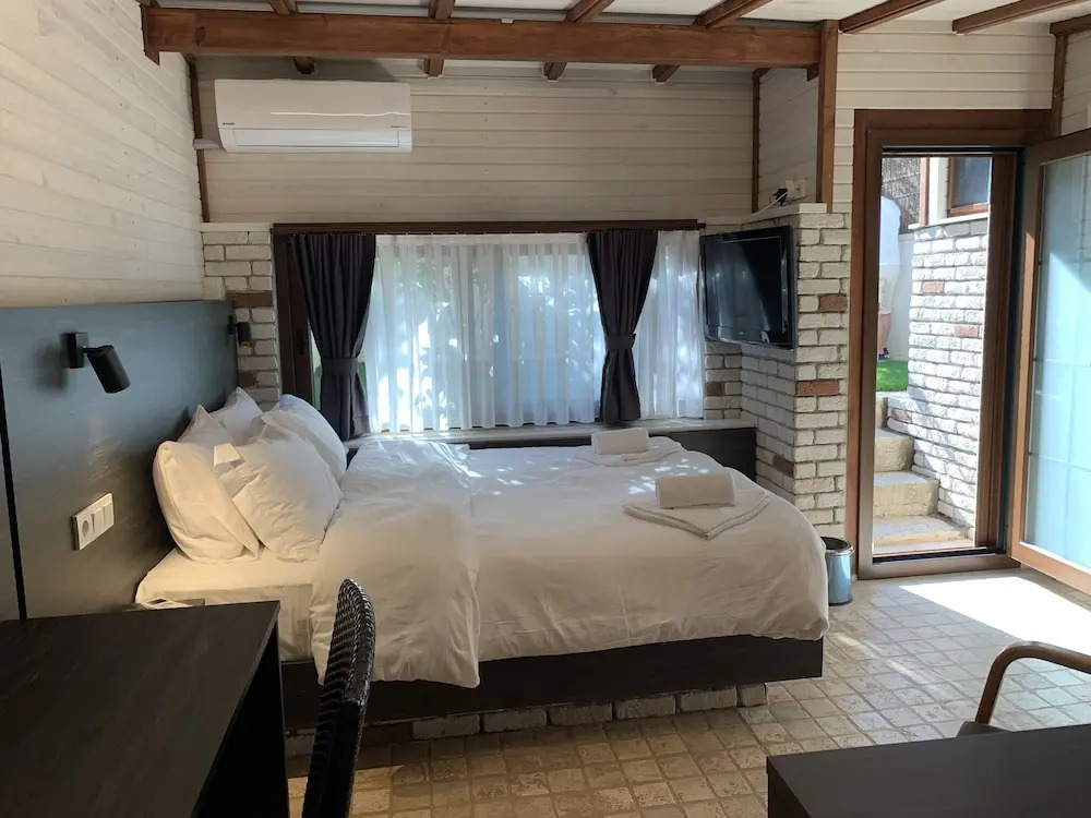 Çeşmekeş Hotel