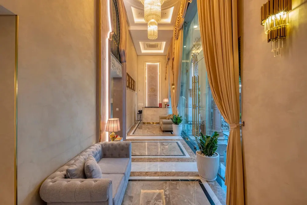 Golden Tree Hotel & Apartment