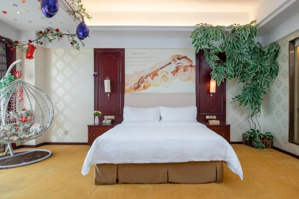 Vienna International Hotel Huiyang Municipal Square