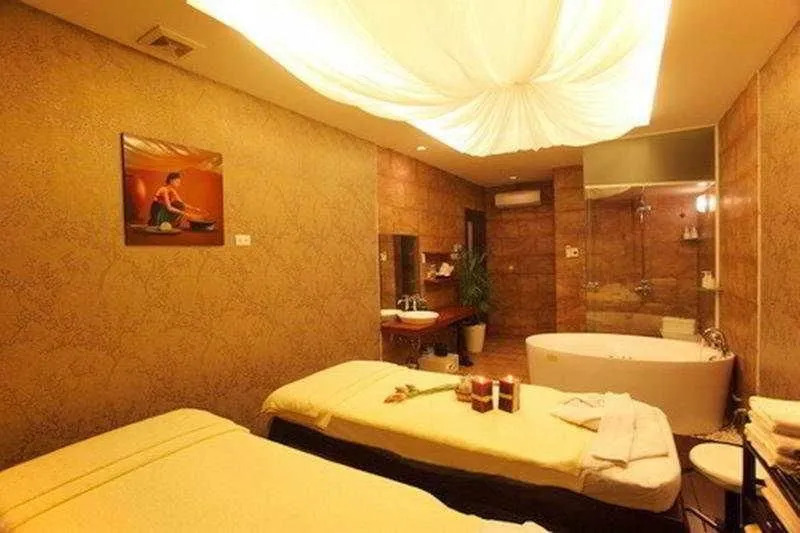 Silverland Sil Hotel