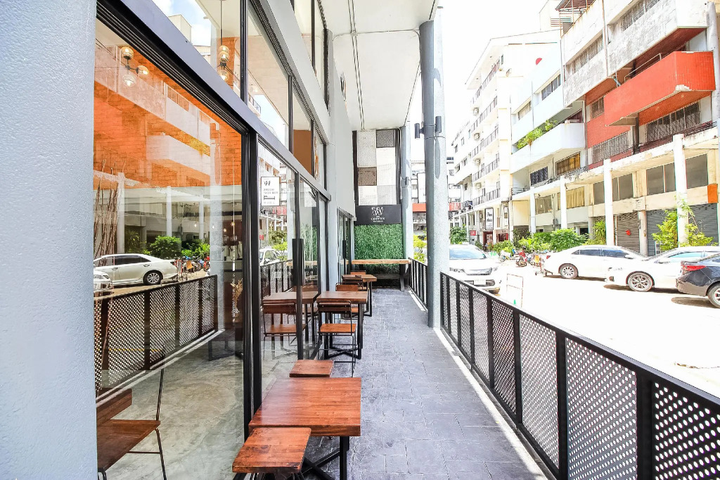 OYO 312 Wire Bangkok Hostel Phrakanong (Vaccinated Staff)