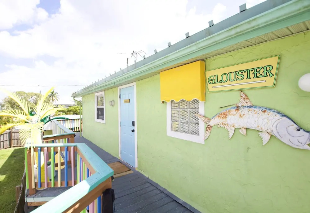 Sun Deck Inn & Suites