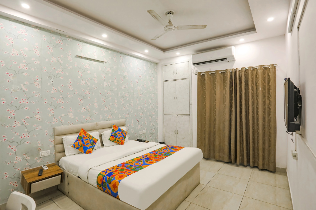 FabHotel Comfirt Inn