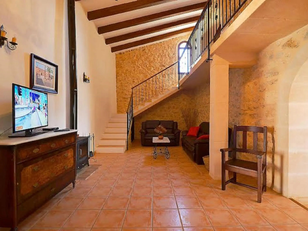 Lovely Holiday Home in Vilafranca de Bonany with Pool and large garden