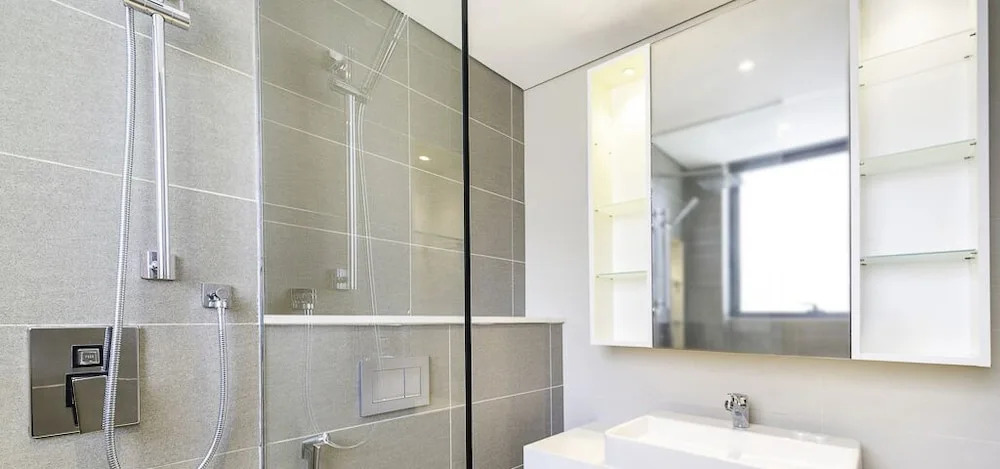 LUX Contemporary Suite Marina View 3