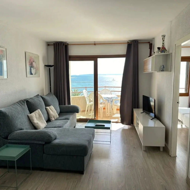 Apartment- Panama in Roses