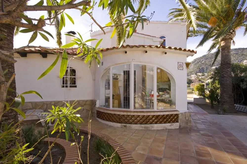 Villa - 4 Bedrooms with Pool and WiFi - 104982