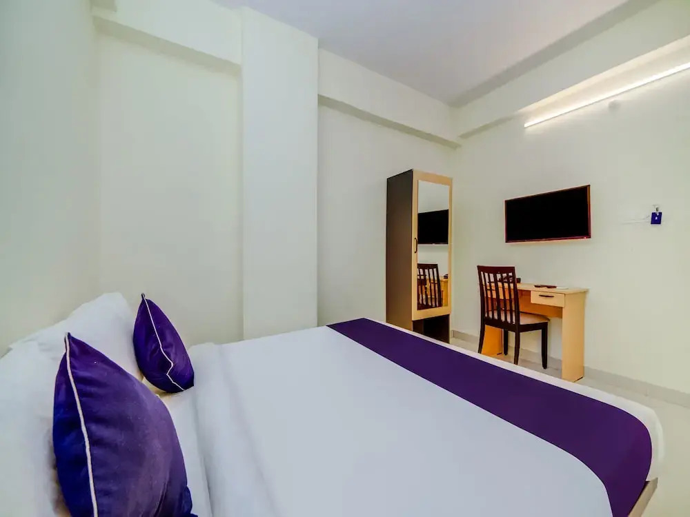 SilverKey Executive Stays 19907 Hafeezpet