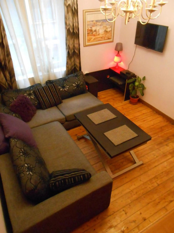 Spacious House in Central Sofia with Garden