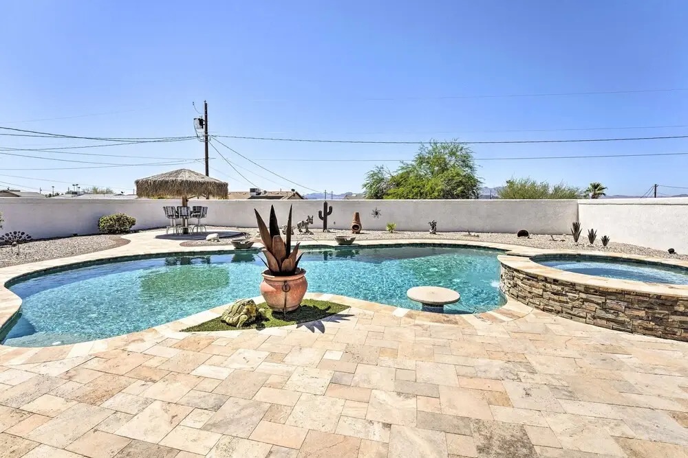 Charming Lake Havasu Home: 2 Mi to Body Beach!