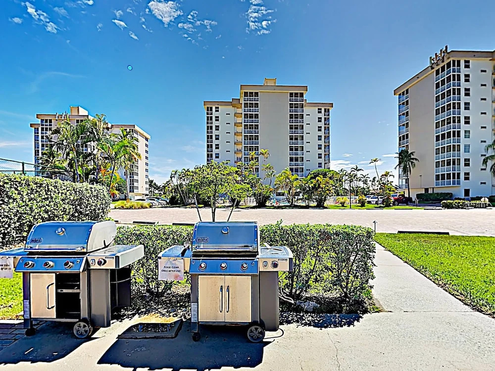 Bonita Beach #3803 - 1 Br condo by RedAwning
