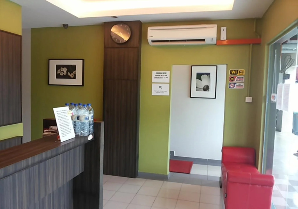 Chomelle Hotel