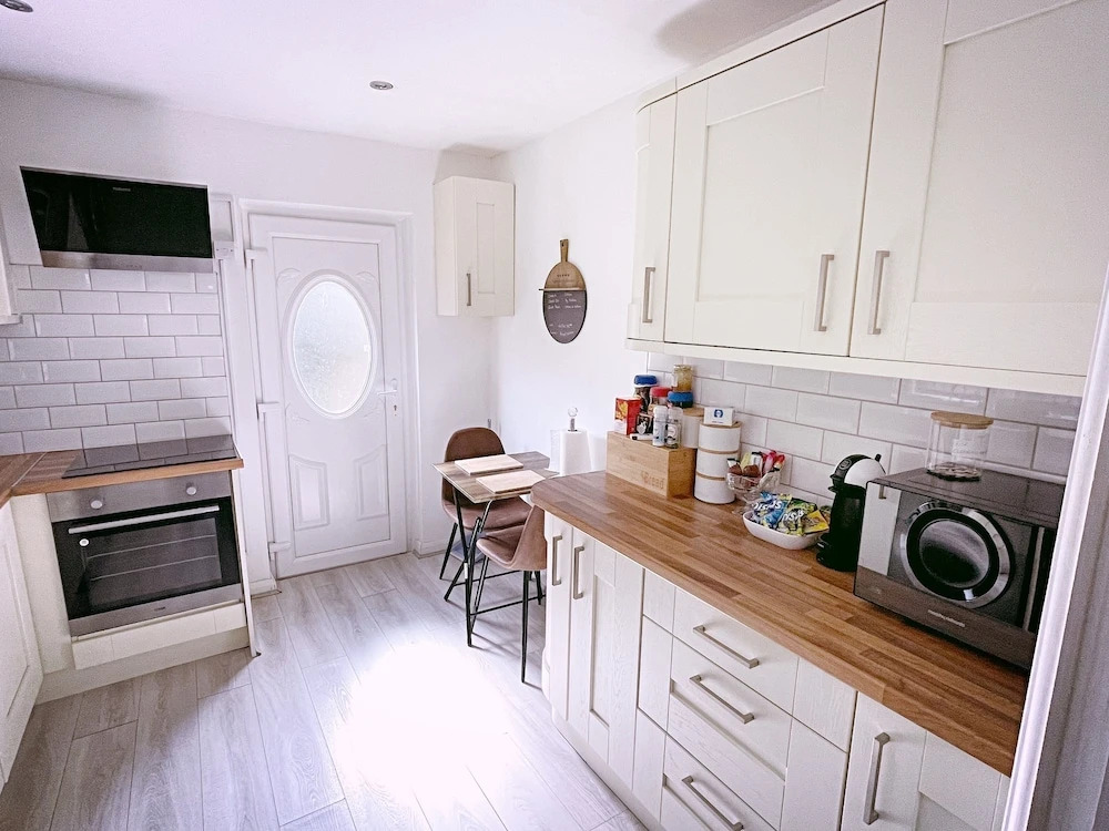 The Serene Stays Sleeps 6 With Garden