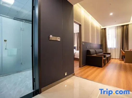 Holiday Inn Burqin Border Town