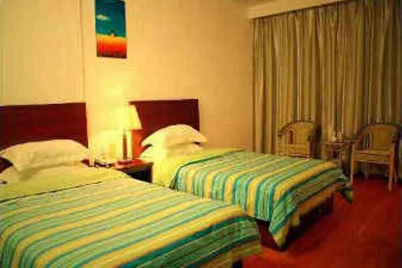 Super 8 Hotel (Baoding Railway Station)