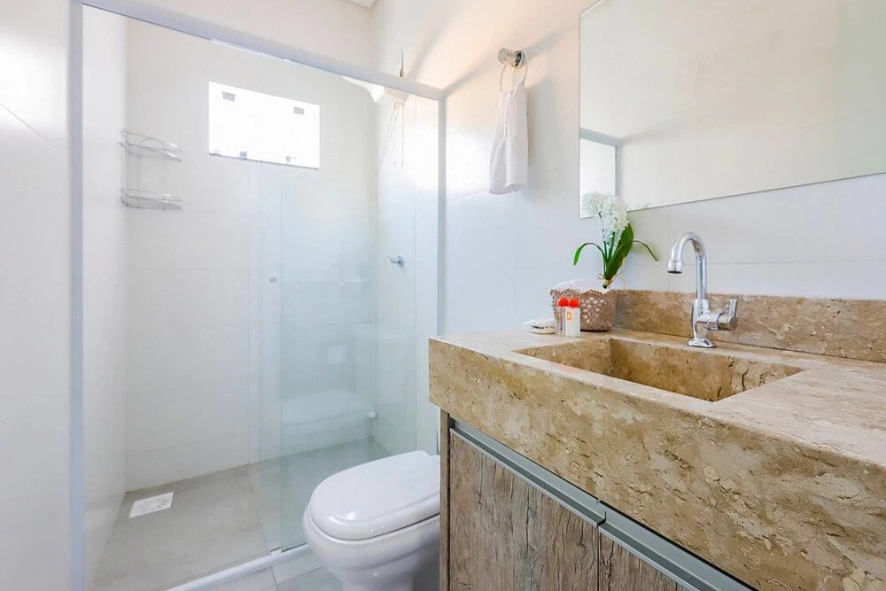 Casa Moderna em Condomínio de Canasvierias