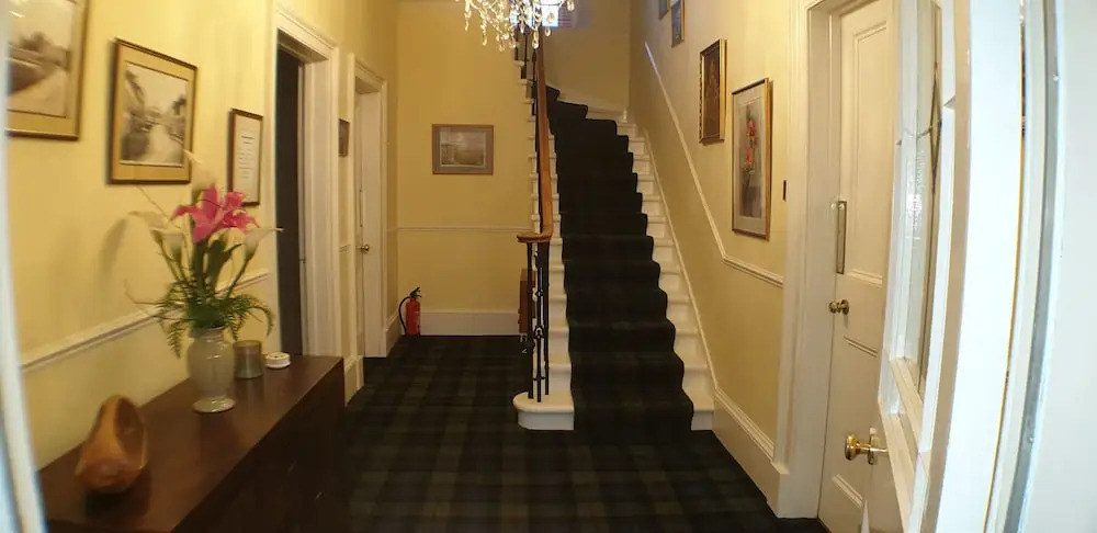 CREAG DHUBH COUNTRY HOUSE
