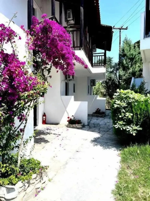 Paradise Hotel