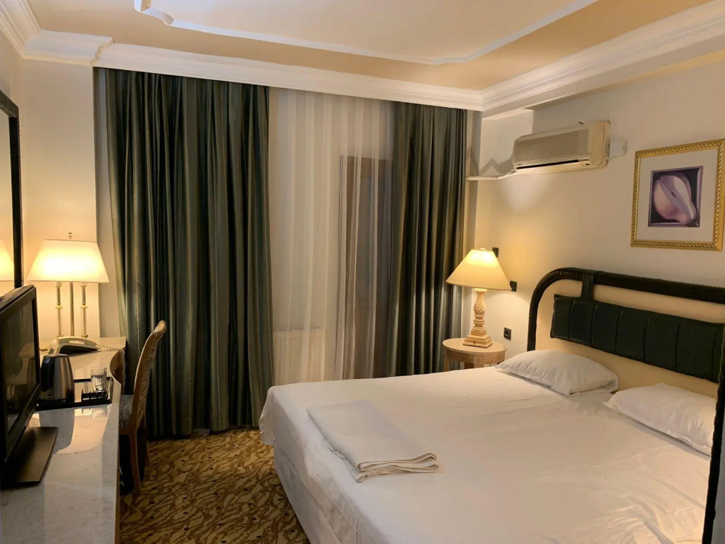 Tas Saray Bardakci Hotel