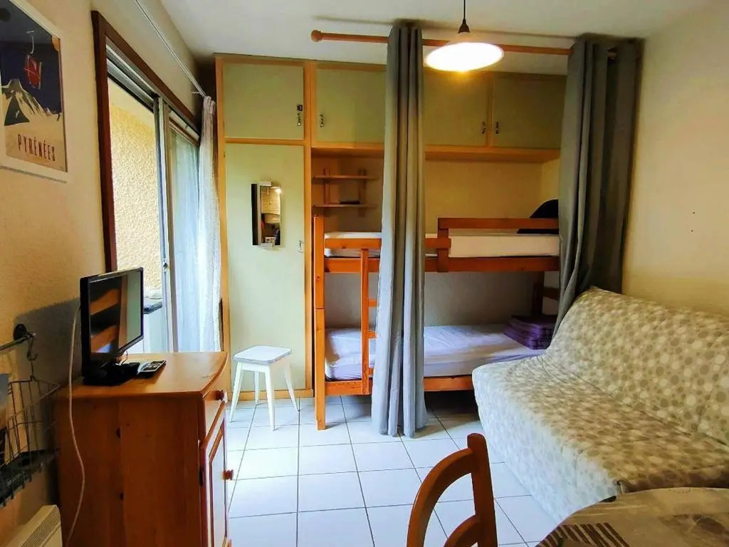 Appartement Cauterets, 1 pièce, 4 personnes - FR-1-234-249