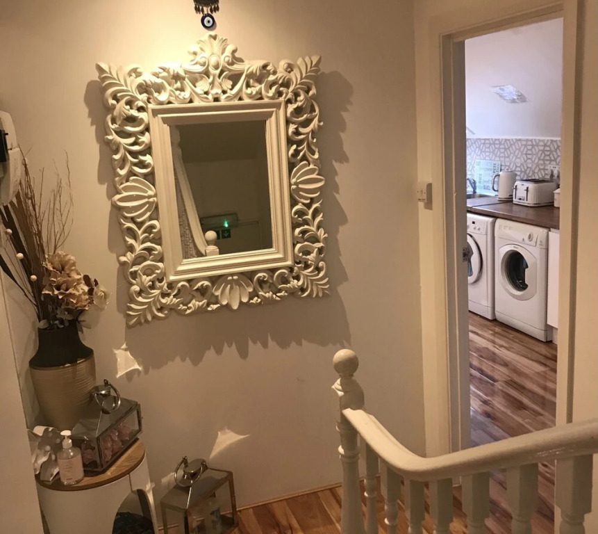 Lovely 6-bed Apartment in London