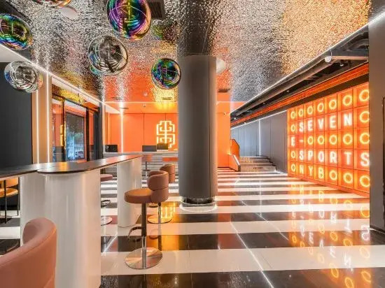 SEVEN HOTEL (Modern Street Store)