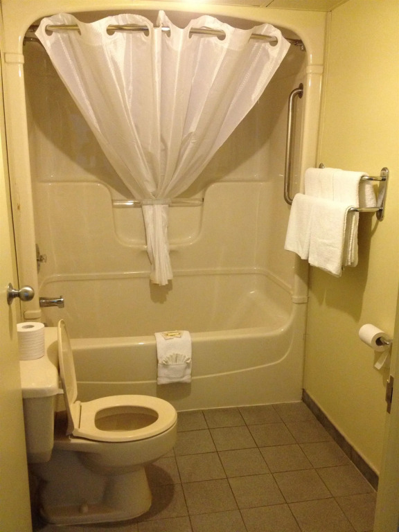 Falls Lodge & Suites