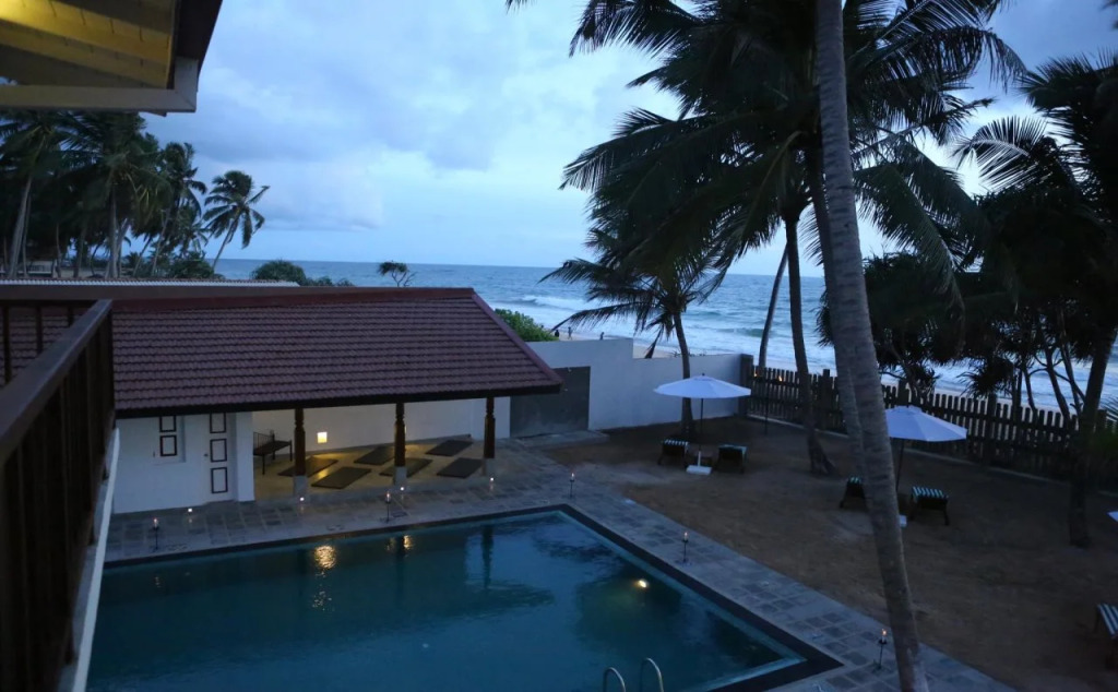 The Beach Hotel Oasis Bridge