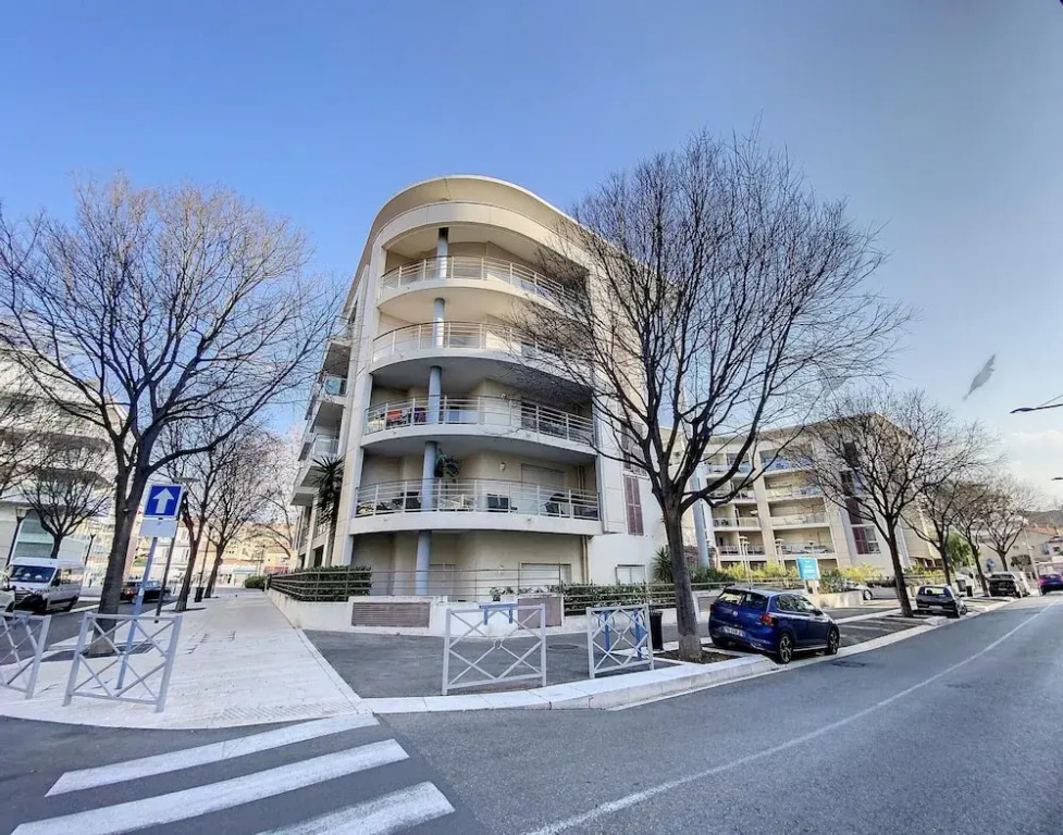 Terrace Apartment Near the Beach