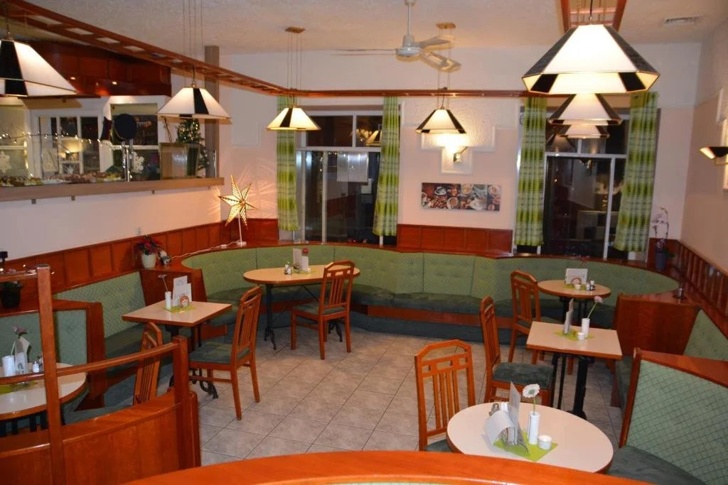 Jasmin Pension Central Location Shared Kitchen Pet Friendly