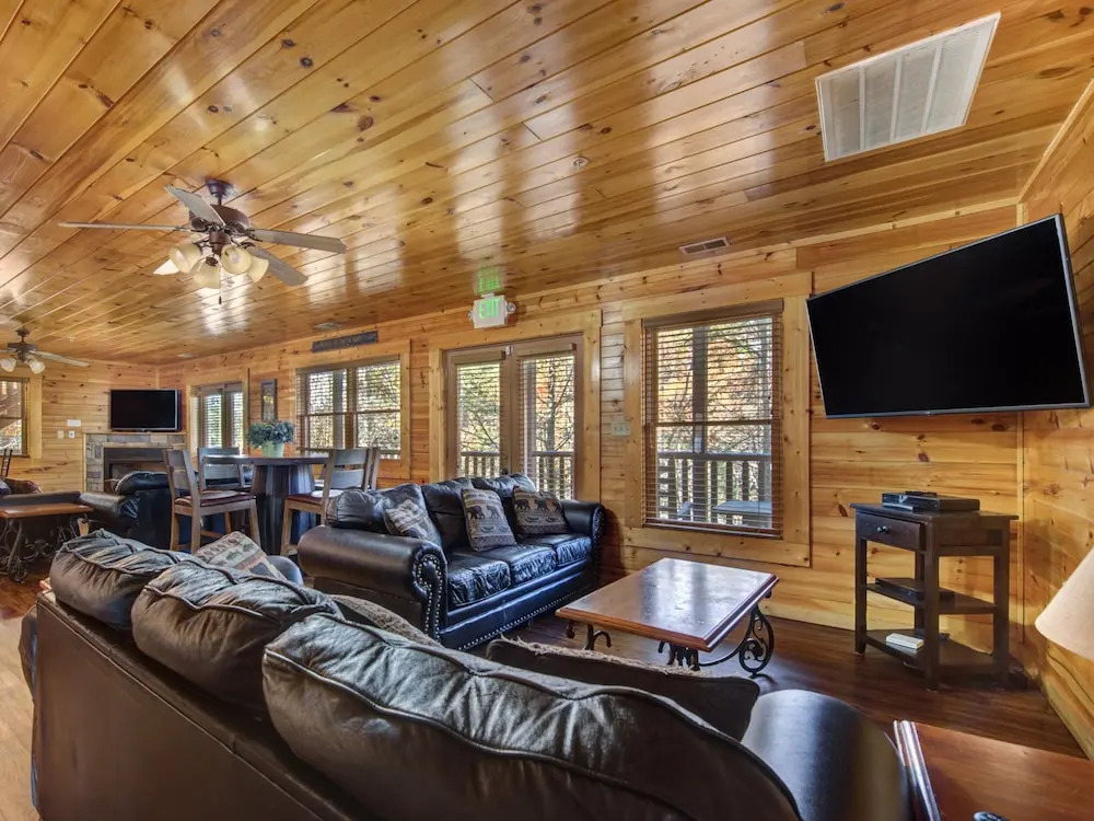 Family Ties Lodge