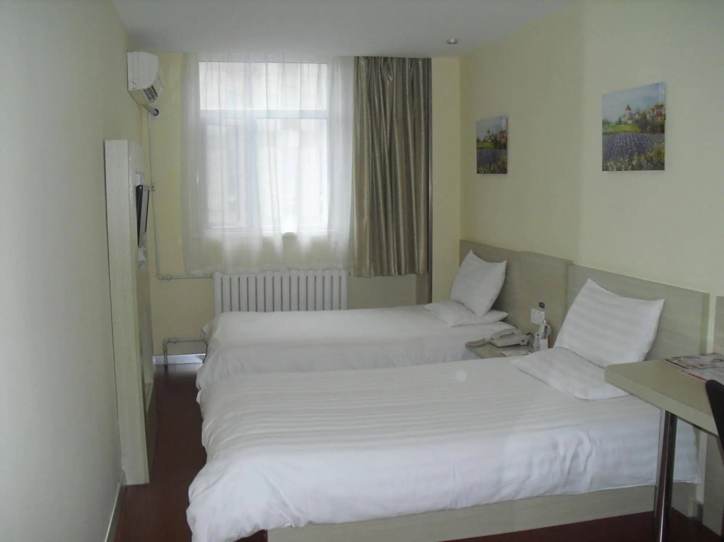 Madison Hotel Qingdao City Center (May Fourth Square)