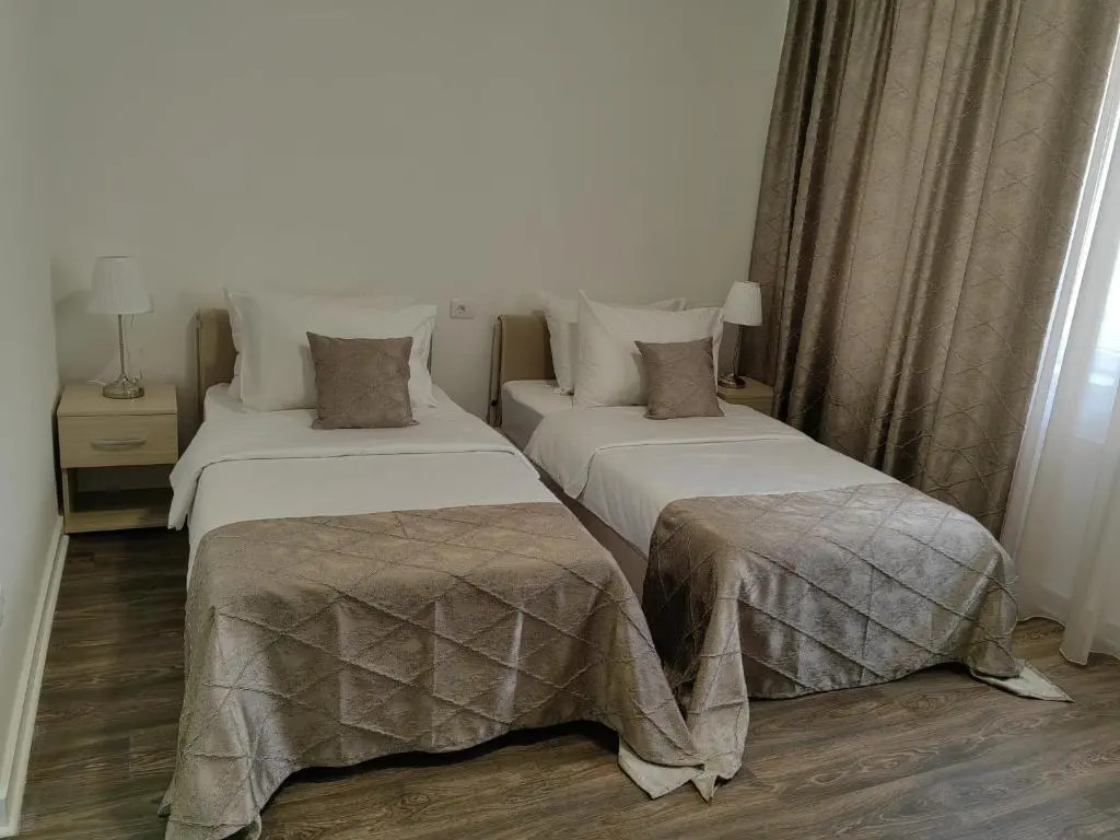 Hotel N