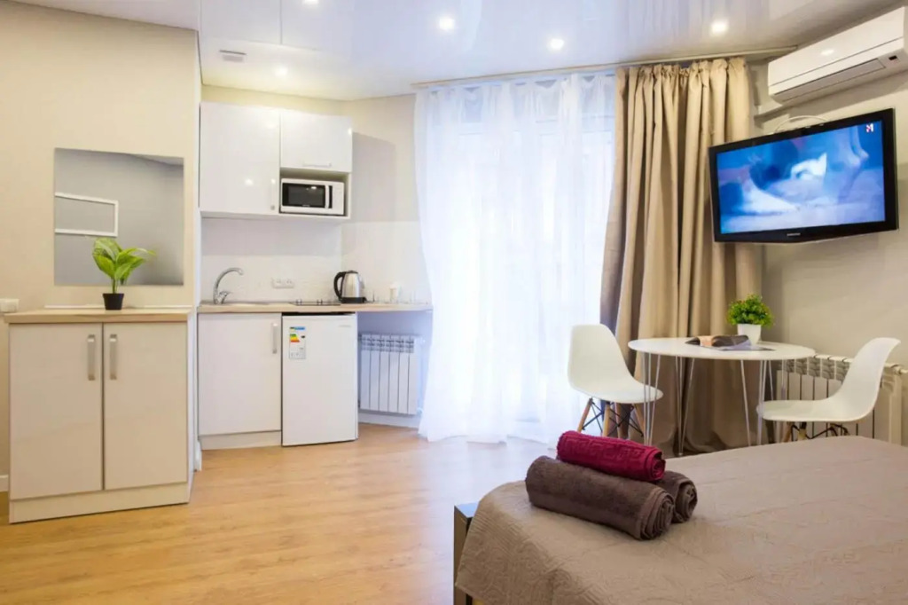 Studio near metro Yaroslava Mudroho, Universytet - Mykoly Khvylovoho str 5-3