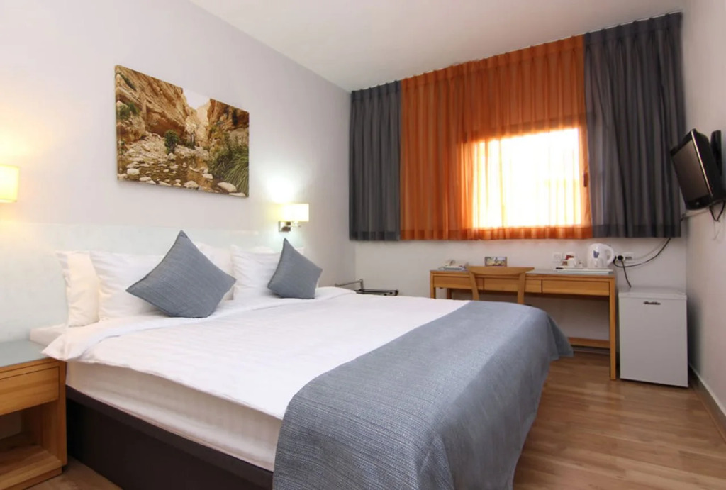 Hotel Poli Urban By AFI Hotels