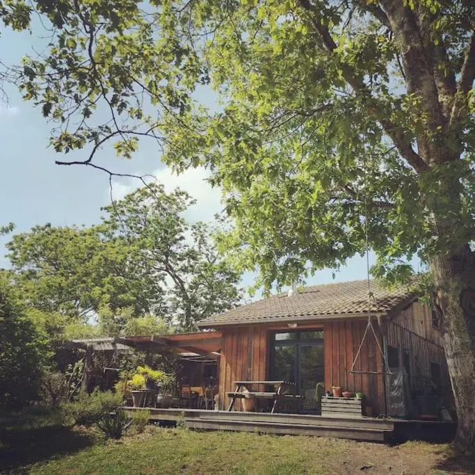 Maison bois au coeur de la nature. 2ha de terrain. Etangs