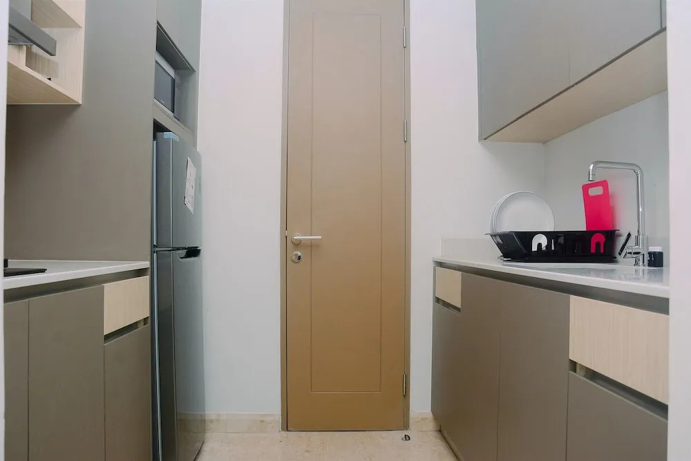 Spacious 3BR Gold Coast Apartment near Shopping PIK Avenue