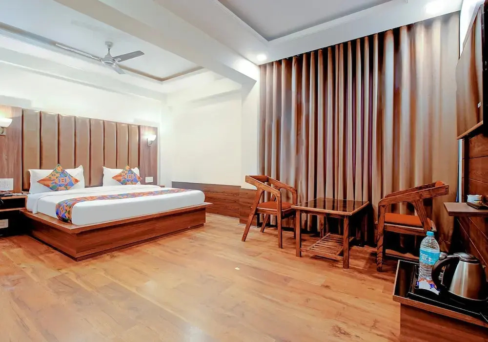FabHotel Prime Royal Park