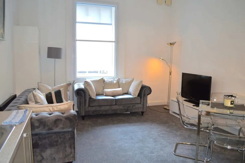 Central 3 Bedroom Flat