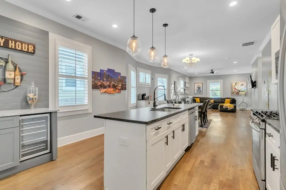 Modern Atlanta Getaway - Close To Downtown! 4 Bedroom Bungalow by Redawning