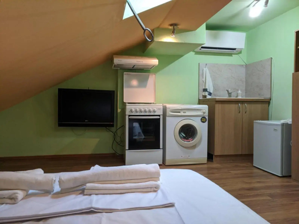 Midtown Place Apartment Loft таванска стая с баня DORIS 2