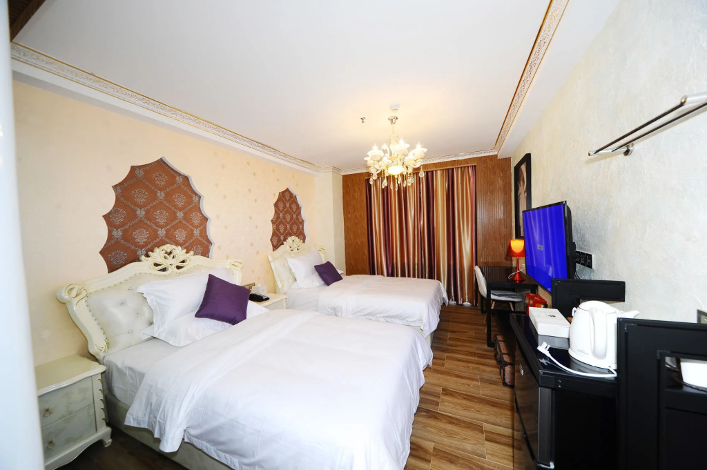 Jiang Yue Ming Shang Hotel