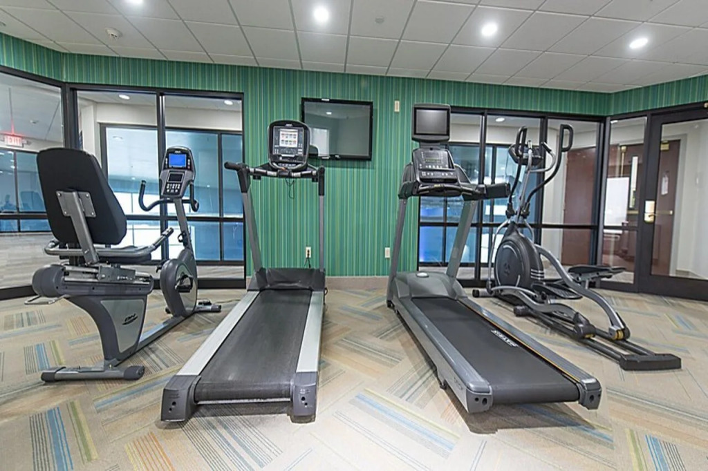 Holiday Inn Express Hotel & Suites Erie an IHG Hotel