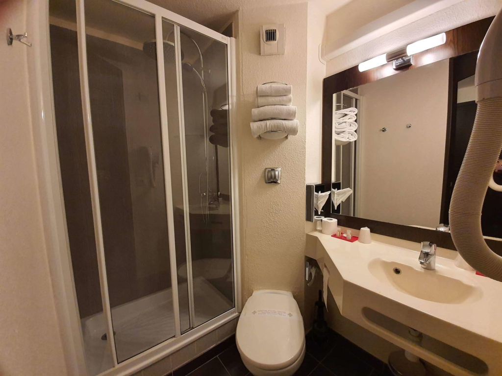 Enzo Hotels Cannes-Écluse by Kyriad Direct