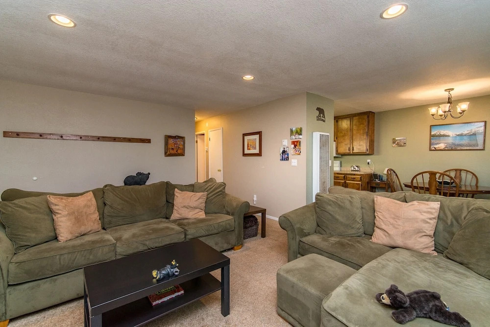 Cozy 2BD South Lake Tahoe by RedAwning