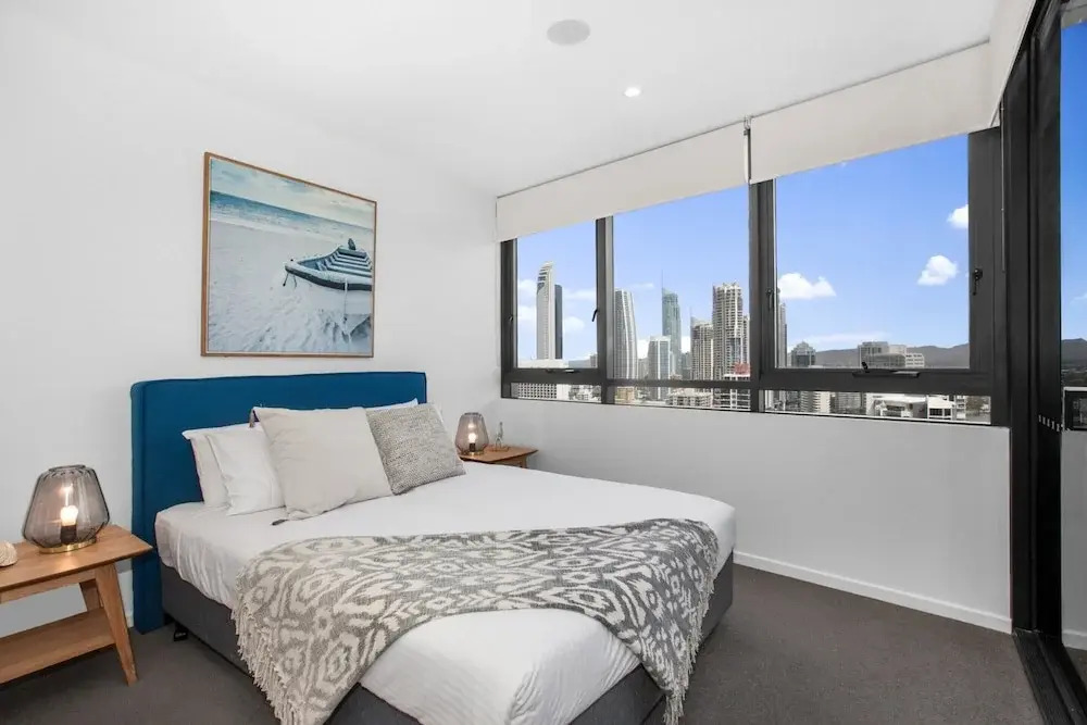 Surfers Paradise 1-bed With Stunning Views & Pool