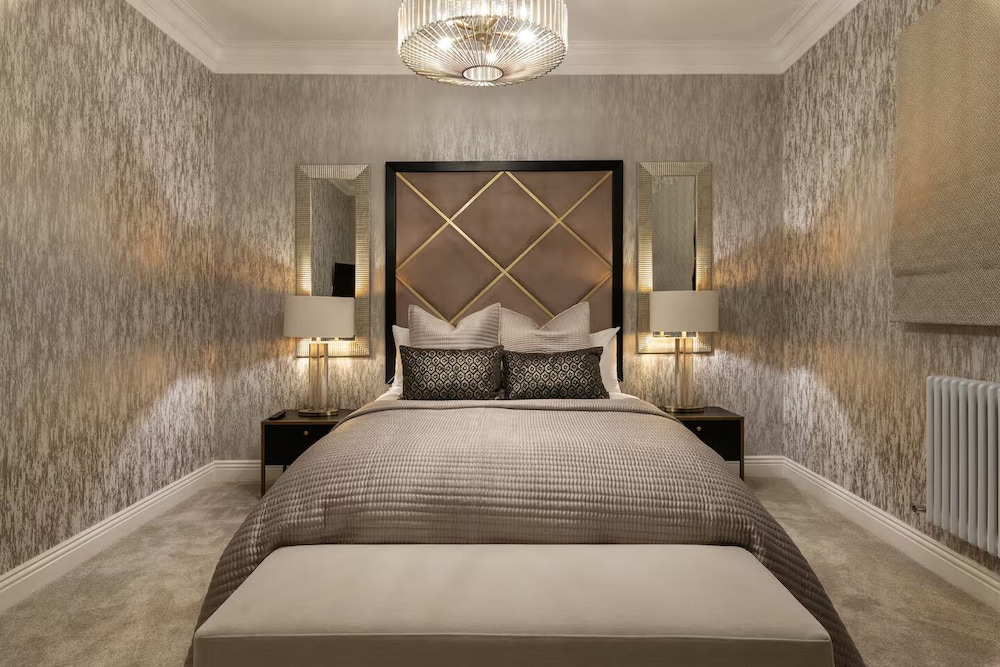 Luxury Georgian City Retreat 5-Star Location