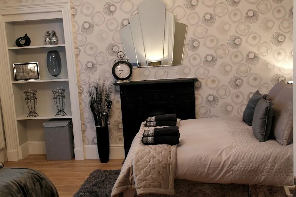 William Wallace Apartment