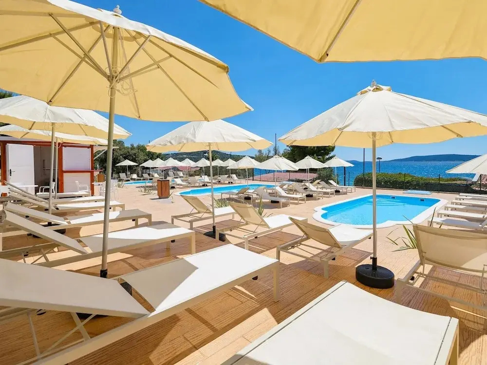 Apartments Medena in Seget Donji Trogir With Pools