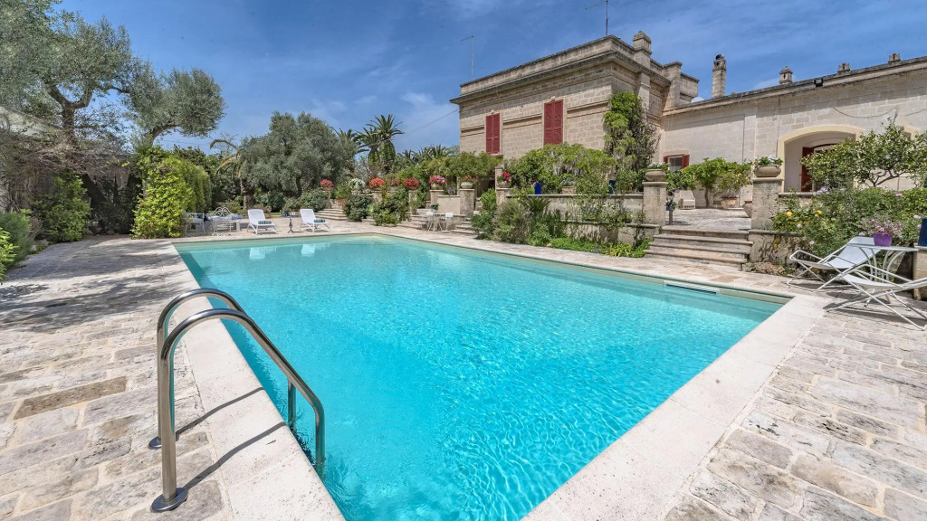VILLA DEI GLICINI 8&2, Emma Villas